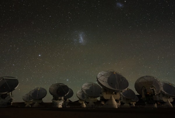 Observatorio ALMA y la nave del desierto